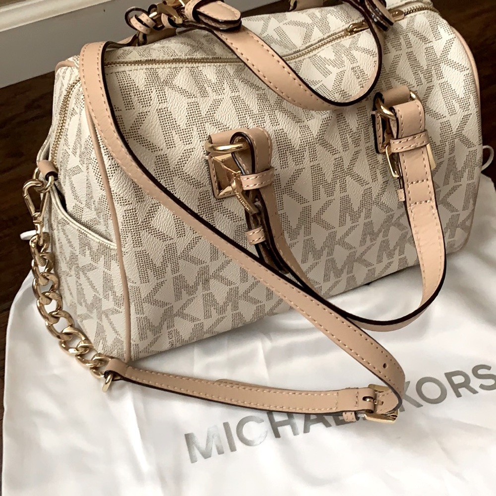 Barely used MK bag!